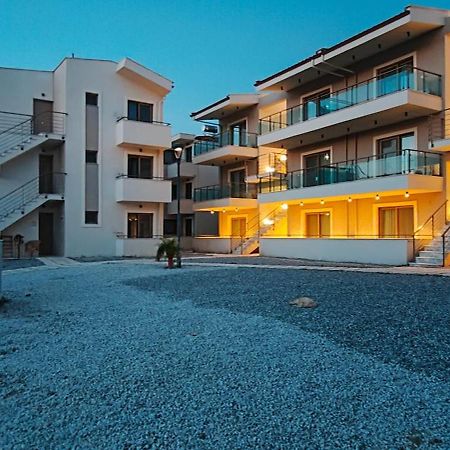 Ofrínion Ofrynio Deluxe Apartments מראה חיצוני תמונה