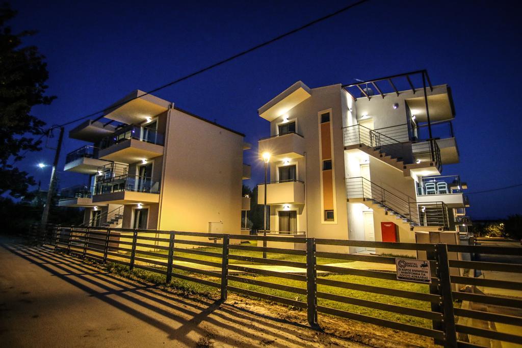 Ofrínion Ofrynio Deluxe Apartments מראה חיצוני תמונה