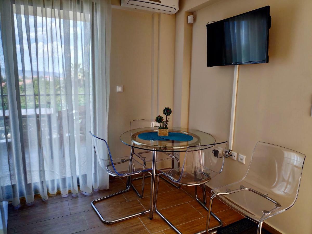 Ofrínion Ofrynio Deluxe Apartments מראה חיצוני תמונה